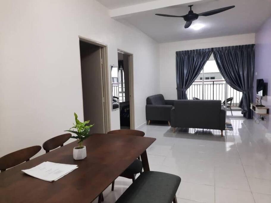 Bc Homestay @ Emerald Avenue Apartment, ブリンチャン エクステリア 写真